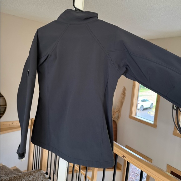 Marmot Jacket - Picture 2 of 4